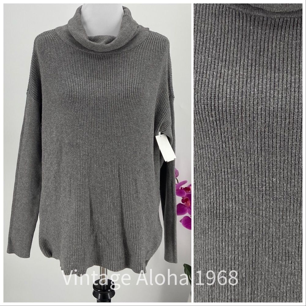 $98  Devotion by Cyrus Sweater Turtleneck Gray Small